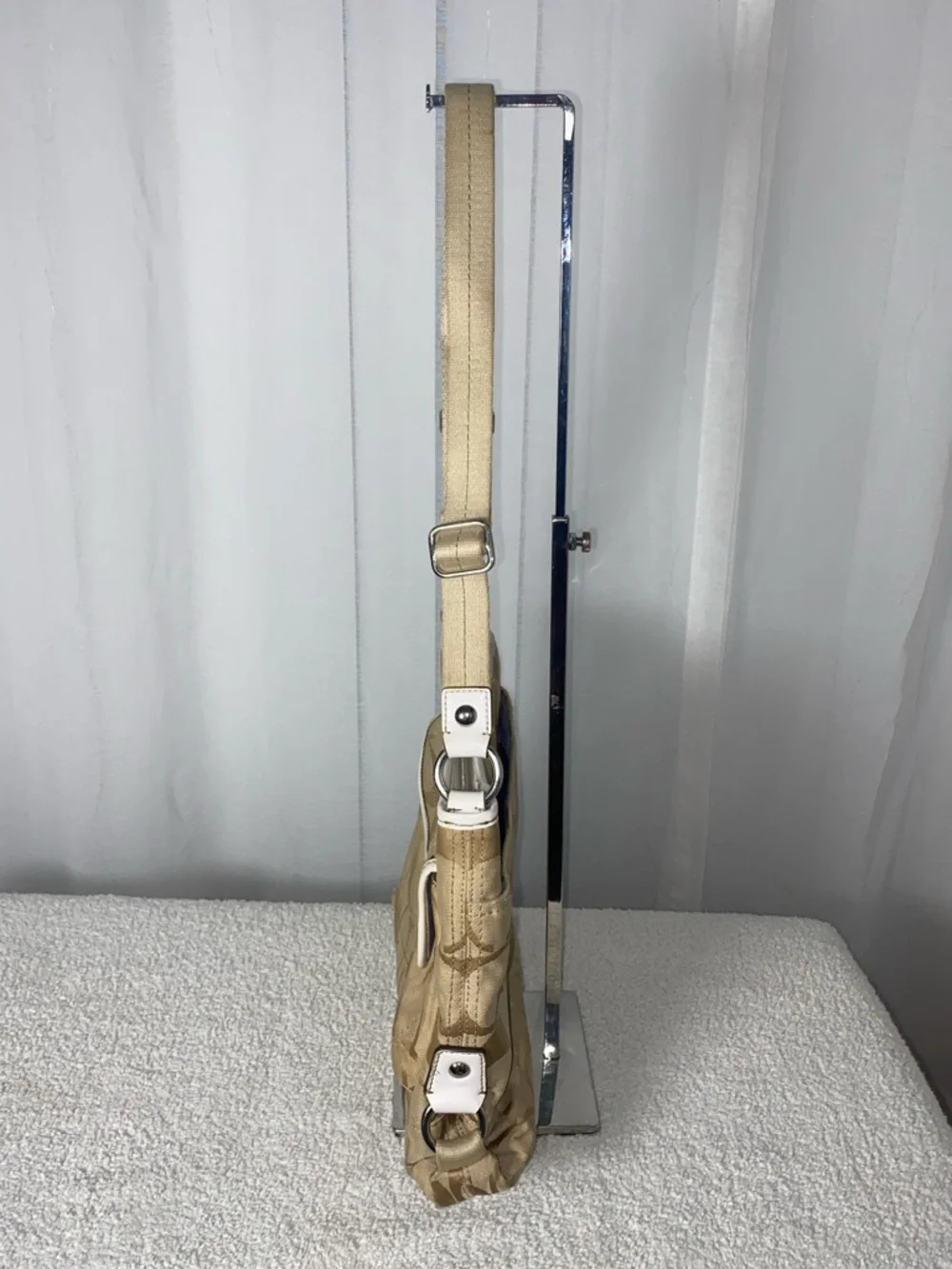 GUC Coach Signature Front Pocket Crossbody - Picture 2 of 9